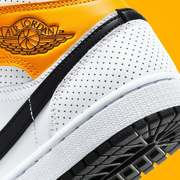 Brand New Air Jordan 1 Mid “Laser Orange “ Women’s Sneakers BQ6472107 - Picture 7 of 13